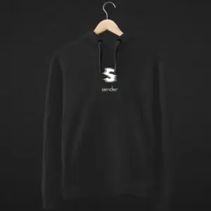 Hoodie schwarz mit Logo vorne und QR Code hinten